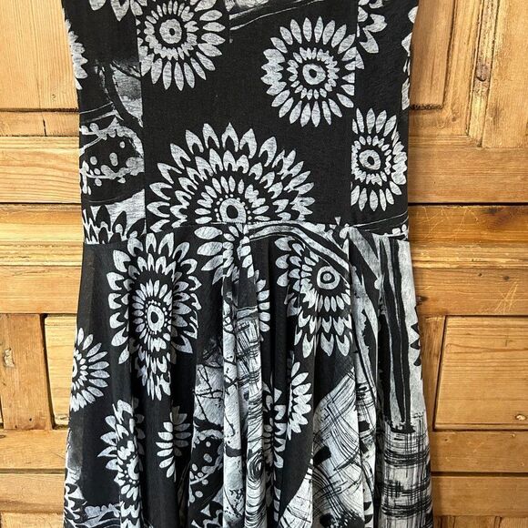 Desigual XS Dress Black White V-Neck Tank Knee Length - Picture 9 of 9